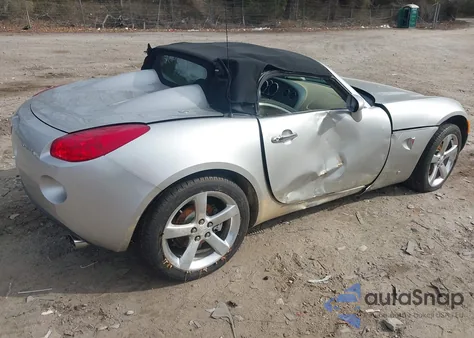 2006 Pontiac Solstice z USA, uszkodzony, nr VIN 1G2MB35B66Y114025